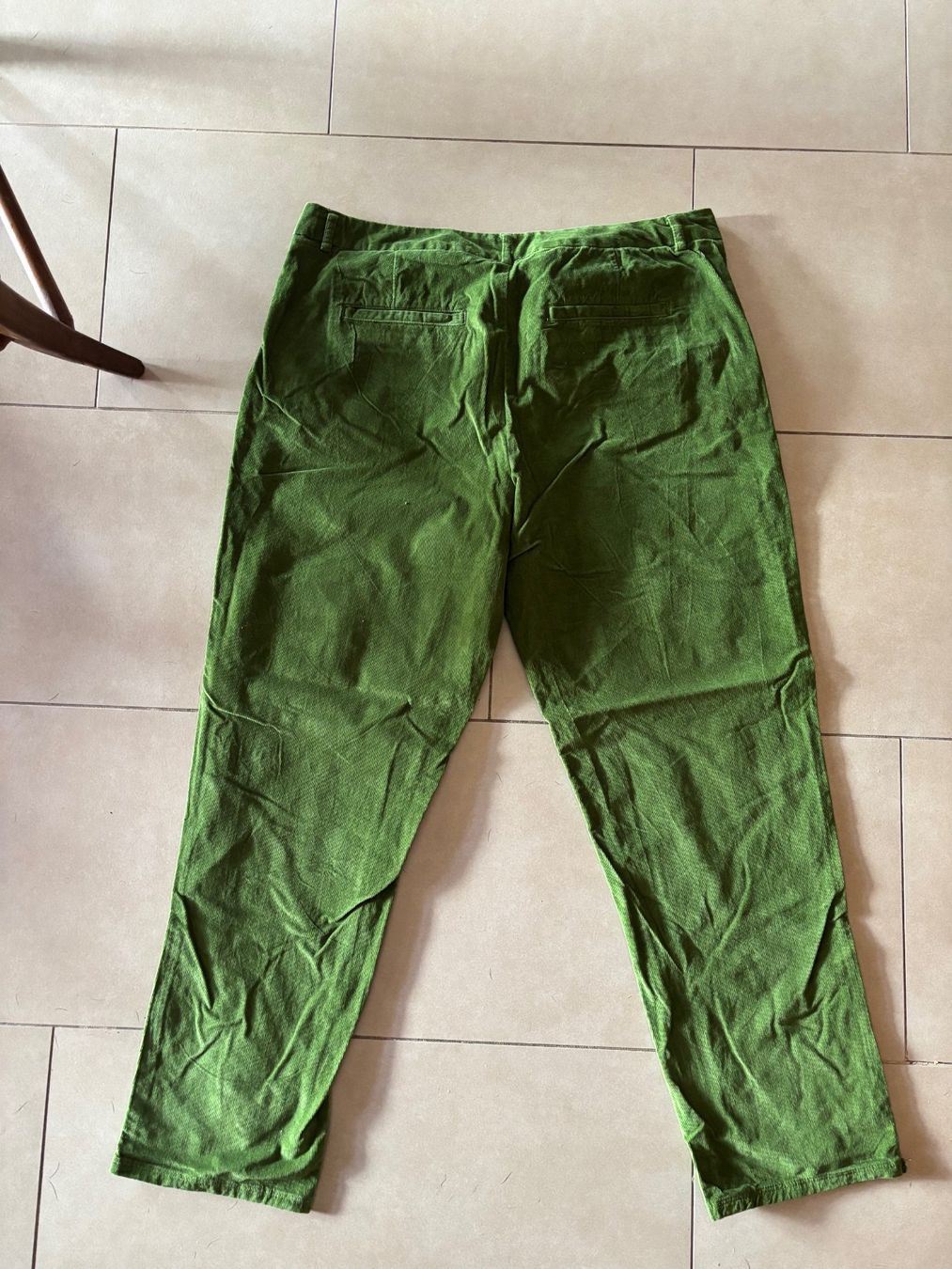 Benetton Pantaloni: Pantalon en coton vert Benetton – Usato da Grand-Lancy venduto da hip_2rbd 1