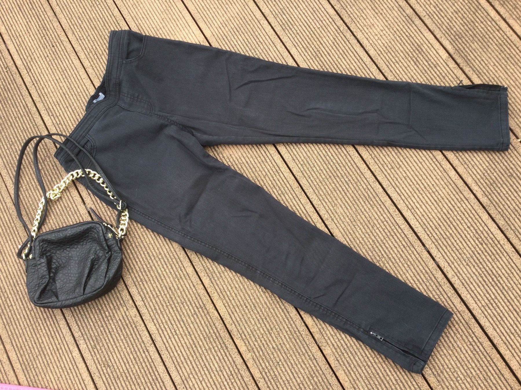 Maddison Pantaloni: Pantalon noir MADDISON, taille 40 élastique – Usato da Agiez venduto da chouchanelle
