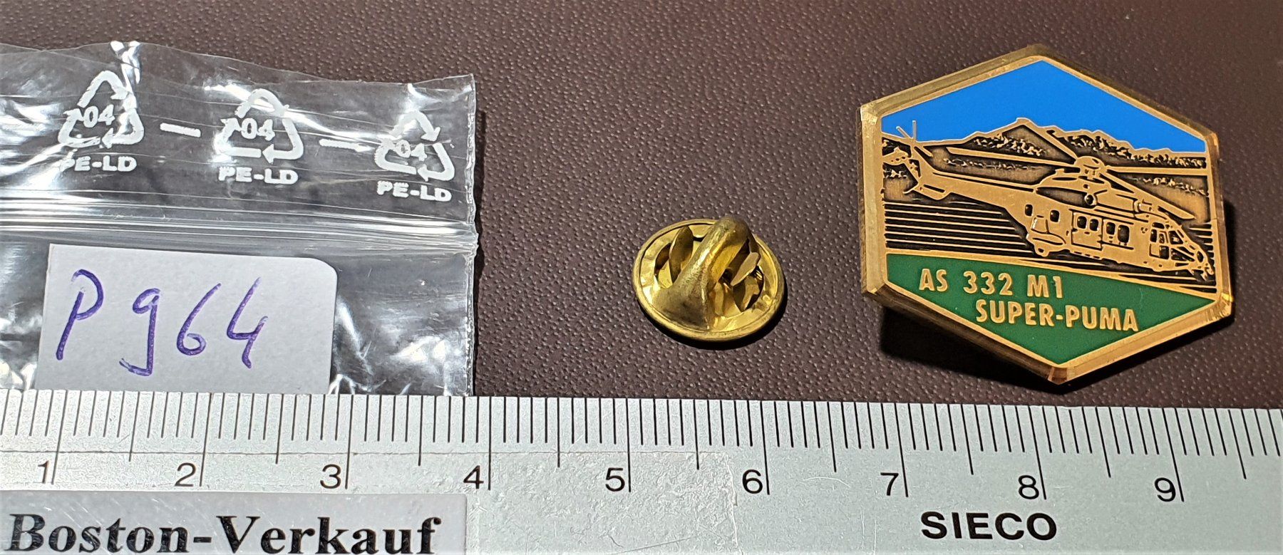 Placchette & Badge: P964 - Pin Helikopter der Schweizer Armee Super-Puma – Usato da Reinach BL venduto da Boston-Verkauf 1