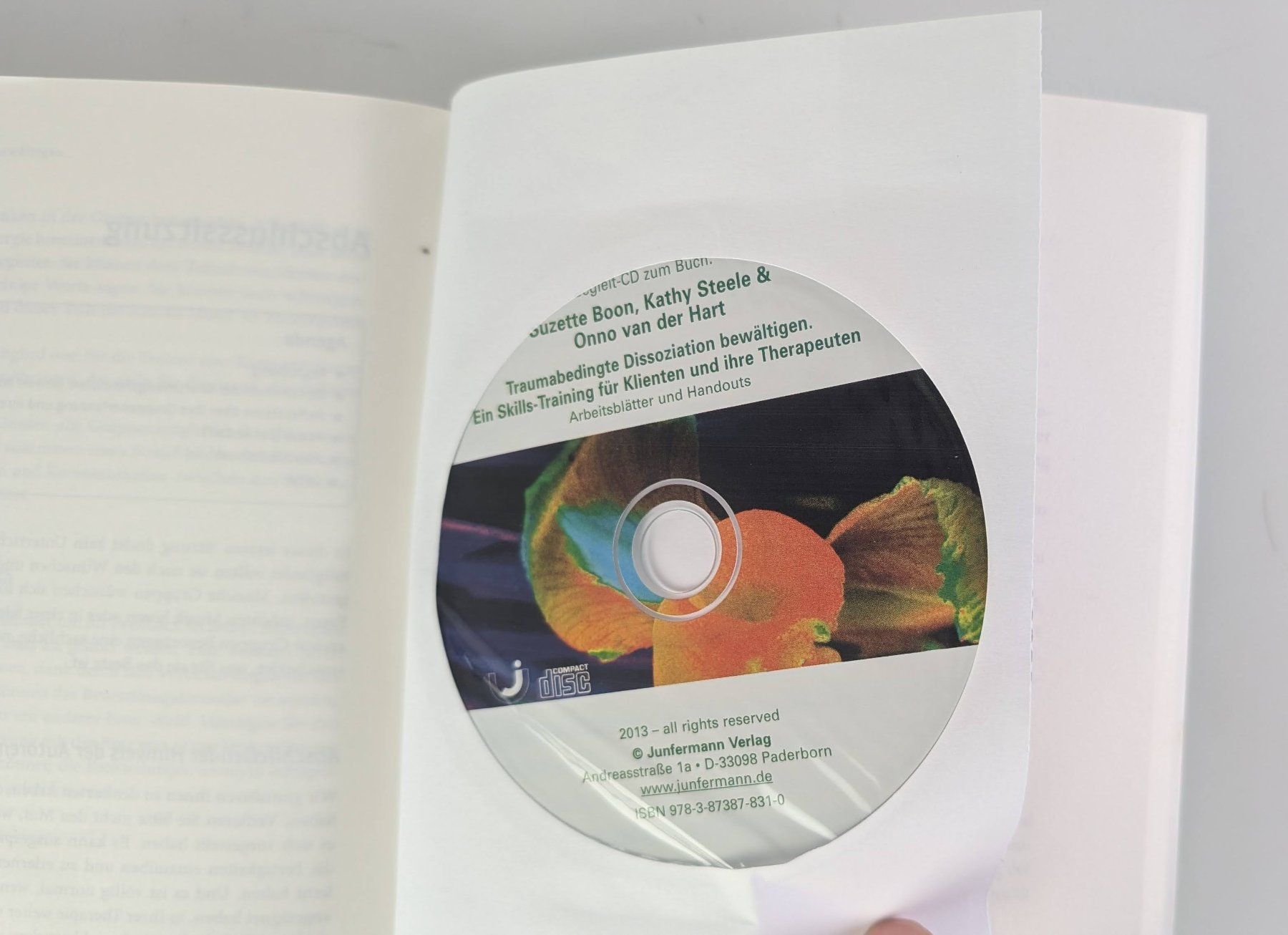 Libri: Traumabedingte Dissoziation bewältigen, Inkl. CD - Top! – Usato da Zürich venduto da 1.Simon 2