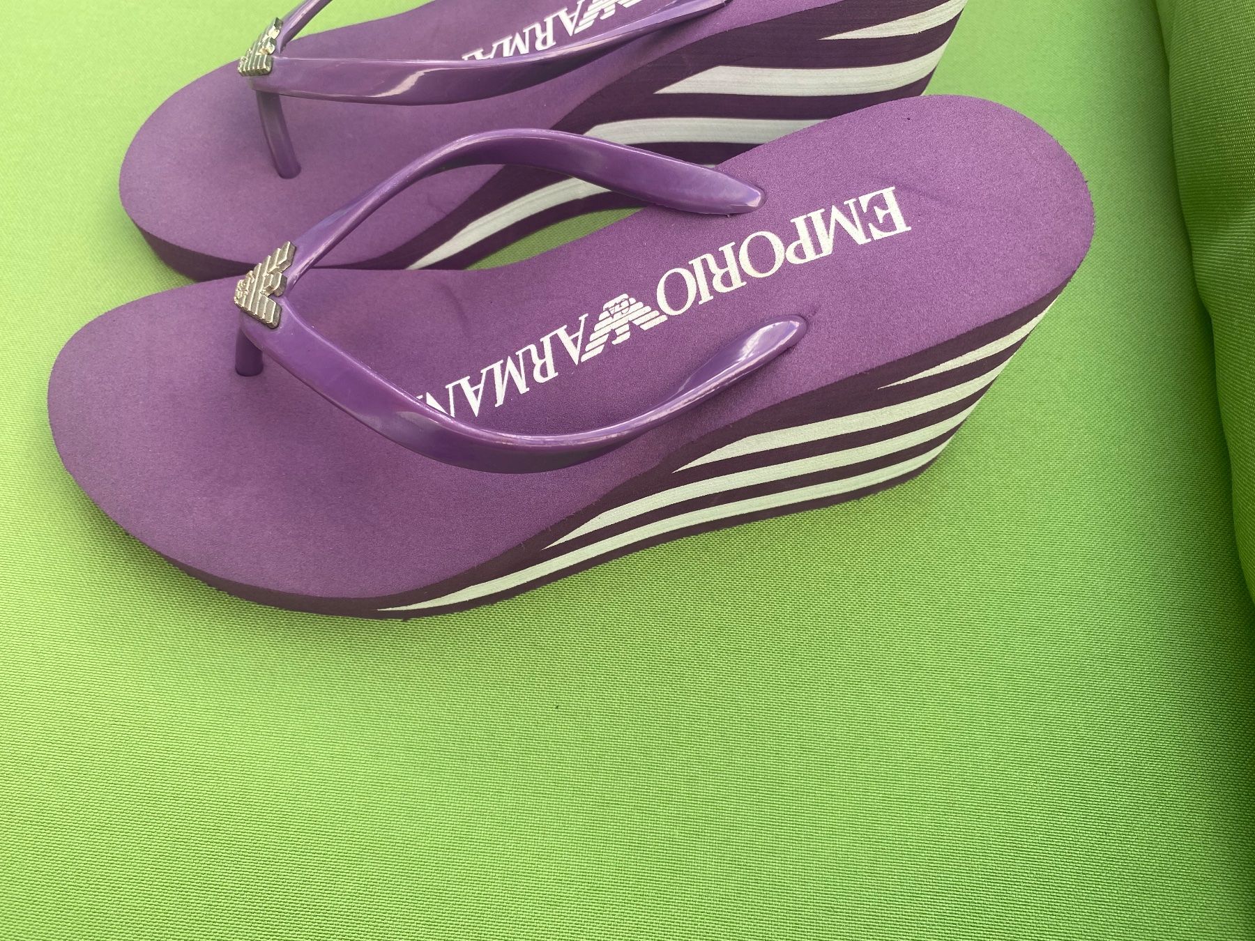 Armani Damenschuhe: SUMMERTIME - stylische ARMANI Flop-Flops, violette, 38 – Neu (gemäss Beschreibung) aus Winkel von ferrari2022 1