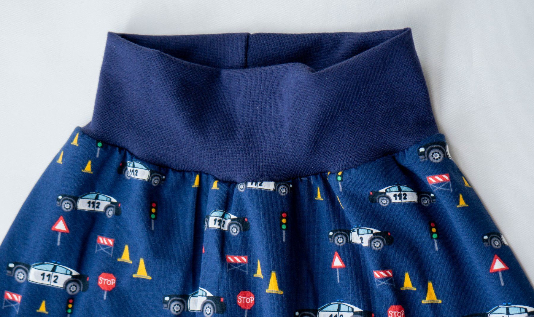 Pantaloni: Pumphose mit Polizei Gr.110/116 - NEU – Nuovo e nell'imballaggio originale da Zürich venduto da sambaum 2