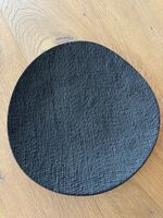 XL Dekoteller aus Steingut Keramik schwarz mit Muster 39cm