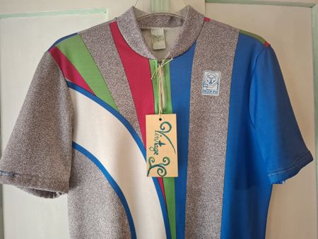 NEUES Velo Trikot  VINTAGE Grösse  L     NP Fr 139.00