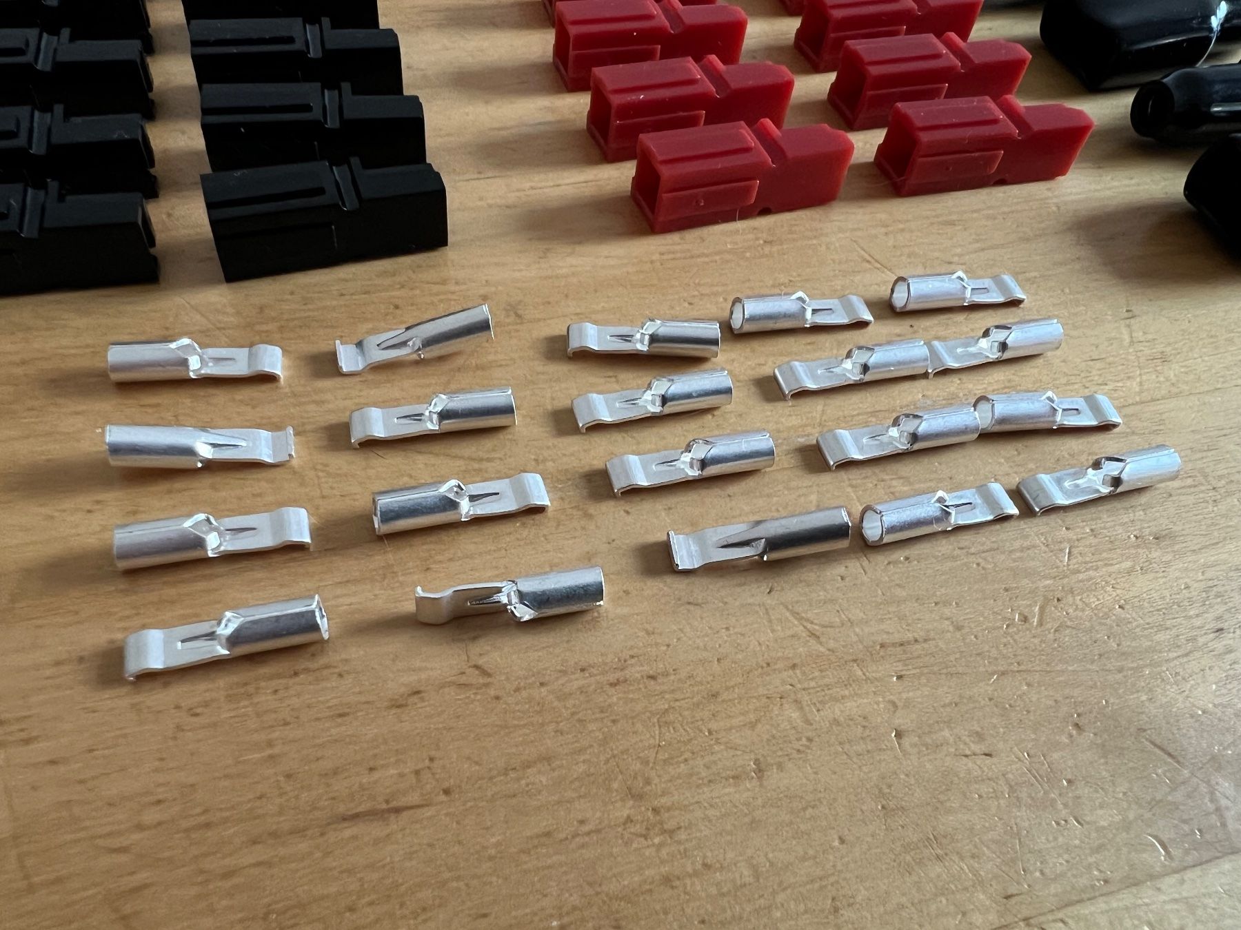Tutti pezzi di ricambio auto: 10 Paar Anderson PowerPole 30A rot schwarz replica m. Gummi – Nuovo (secondo la descrizione) da Lützelflüh-Goldb venduto da Guemseli 3