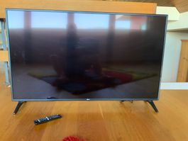 Neuwertiger LG Fernseher 49UK6200PLA 4K UHD Smart-TV – 123cm
