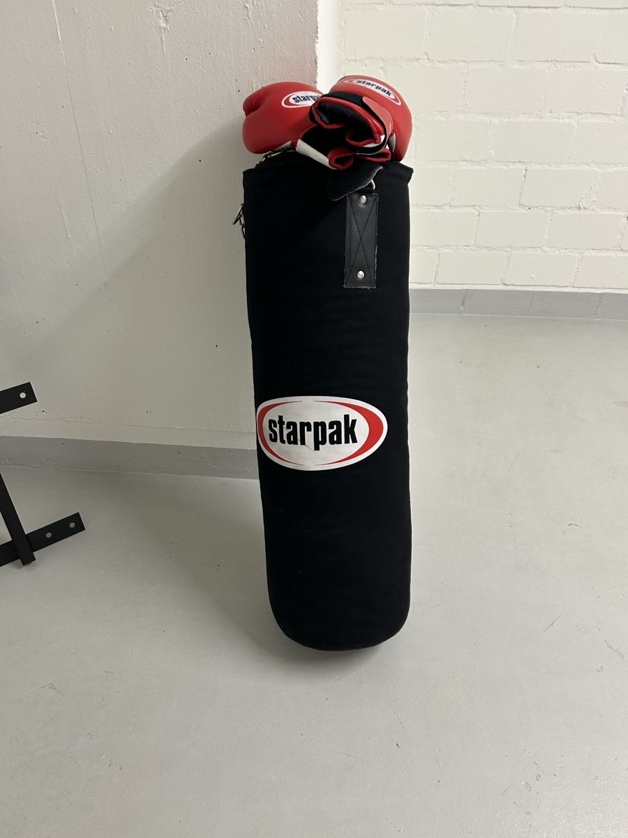 Sacchi da boxe: Boxsack mit Gestell und Boxhandschuhe !! – Usato da Allschwil venduto da Haffelow 3