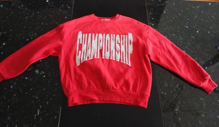 Sweatshirt FB Sister rot Aufdruck Championship Grösse XS