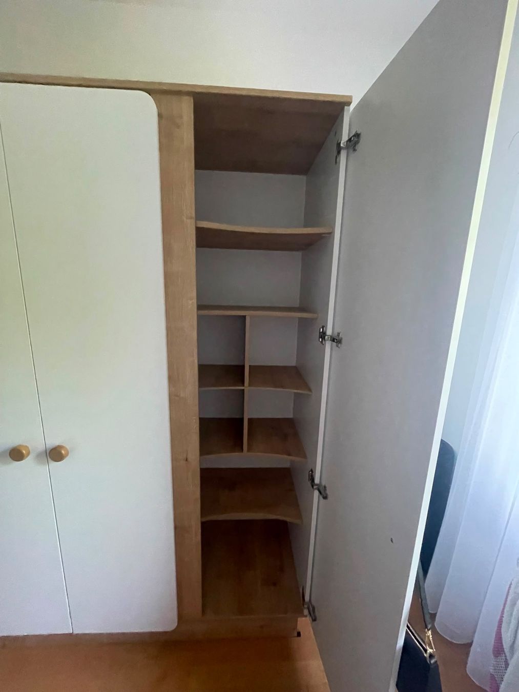 Pfister Armoires: Drehtürenschrank Cara – D'occasion à Niederscherli par ija_y67c 3