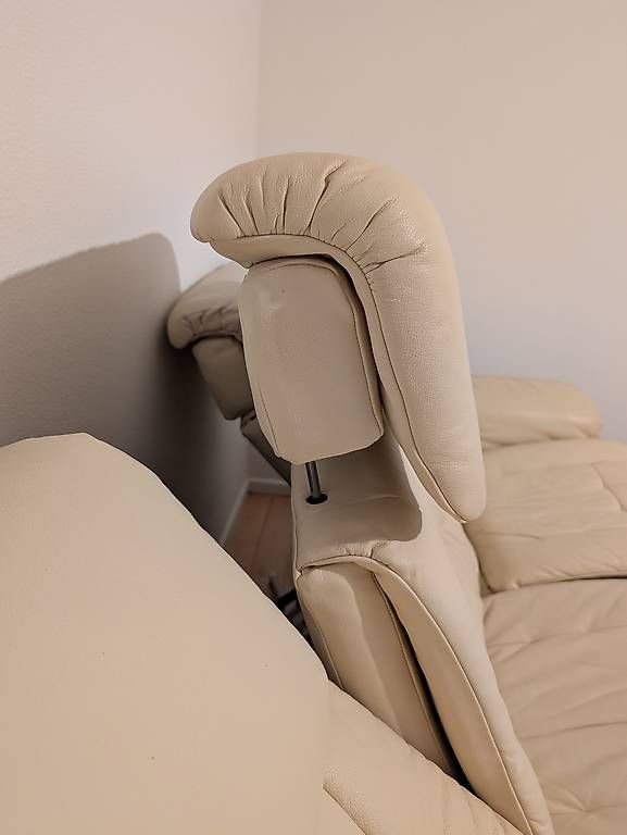 Divani: Sofa in sehr gutem Zustand – Usato da Birsfelden venduto da Manzbe 2