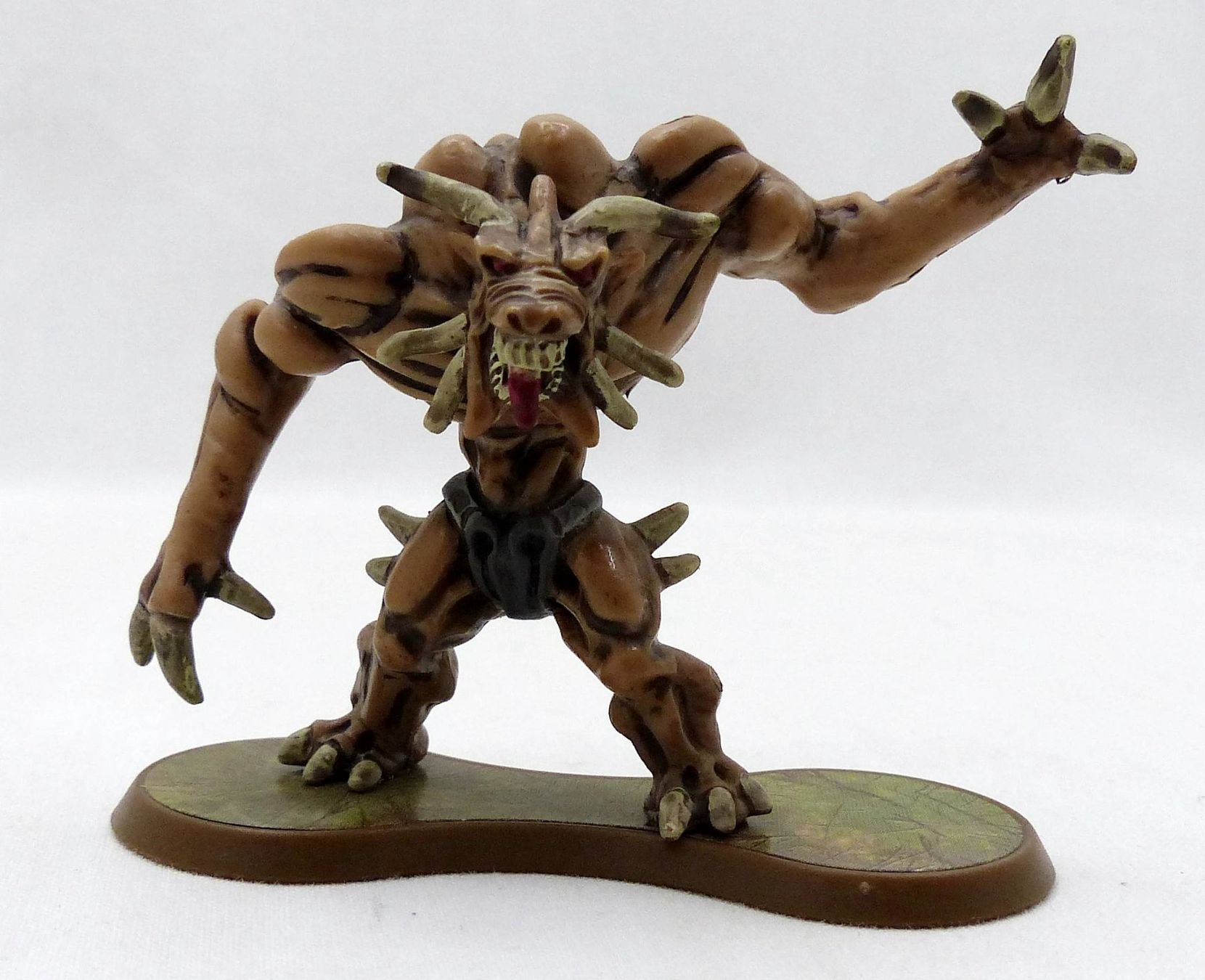 Statuette: HEROSCAPE DUMATEF GUARD ROAD TO FORGOTTEN FOREST 2005 – Usato da Lugano venduto da YouWantUS