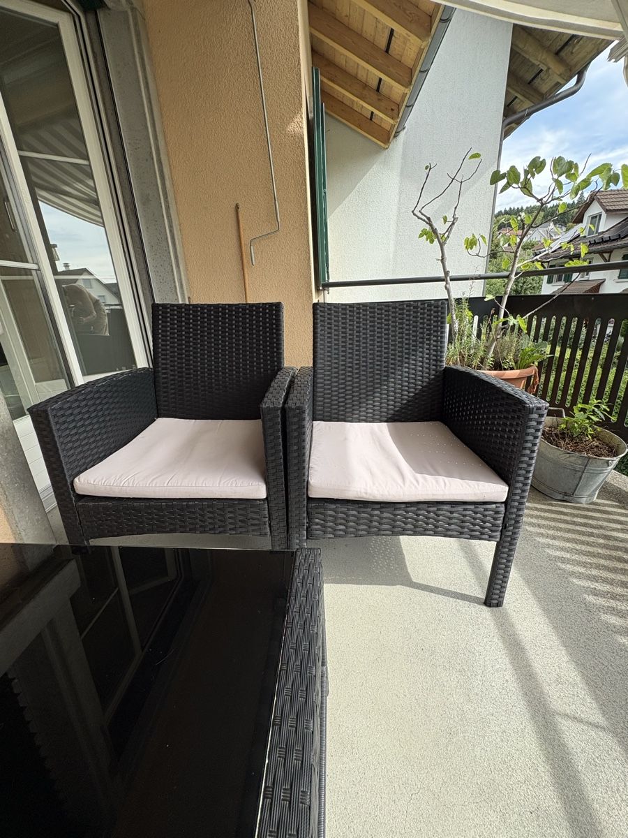Set di tavolo e panche: Gartenmöbel Polyrattan guter Zustand – Usato da Bonstetten venduto da Gianni.papis 2