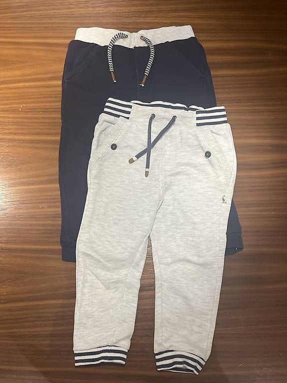 Pantalons: Pantaloni felpa bimbo – D'occasion à Viganello par gag_b22t