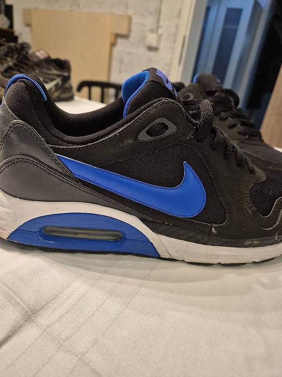 Scarpe da uomo: Baskets Nike 44 – Usato da Blonay venduto da Mafiouf
