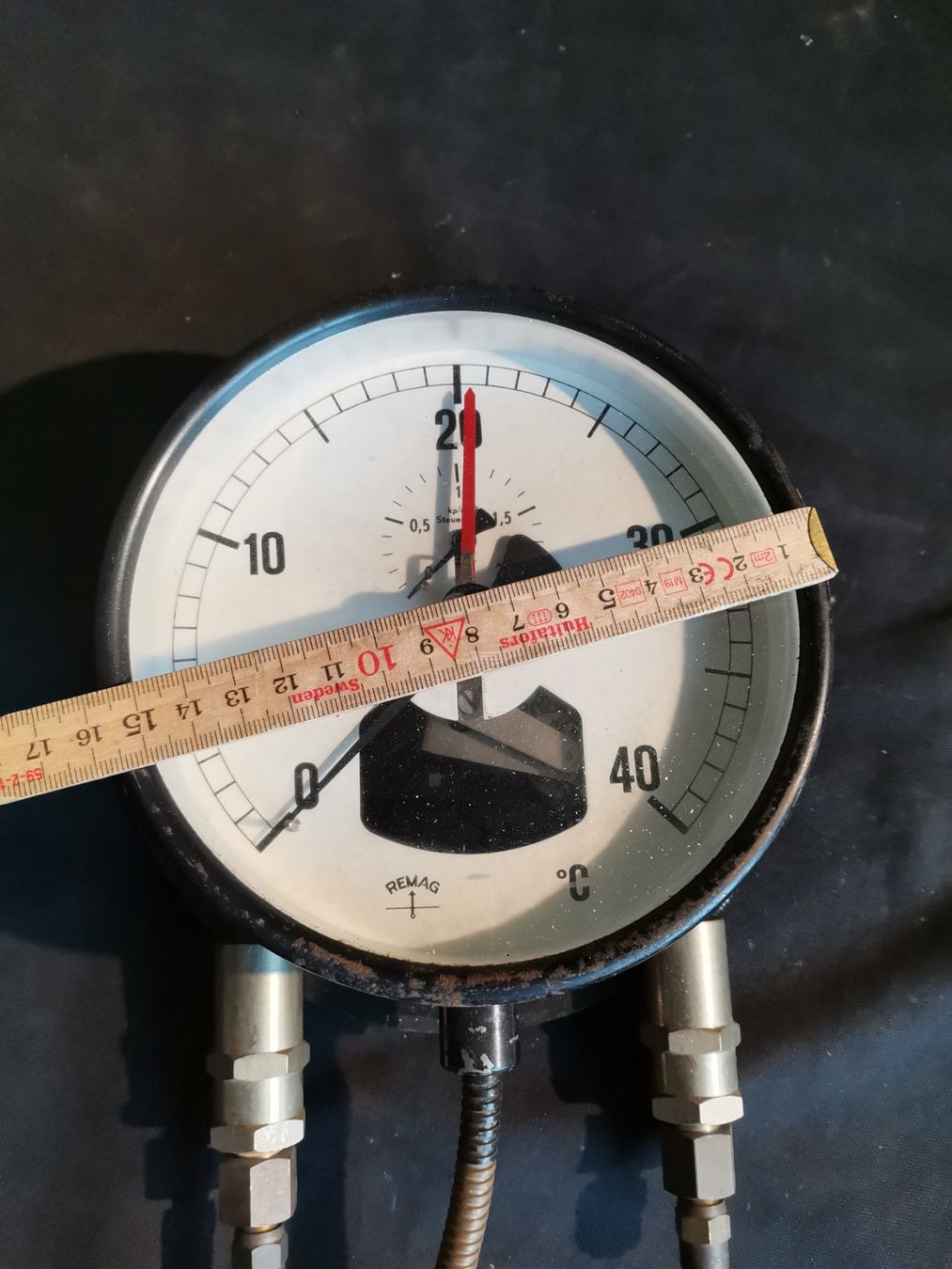 Messen: Demag Manometer, Altes Druckmessgerät, Industriedesign – Gebraucht aus Wiedlisbach von materialkreislauf 5