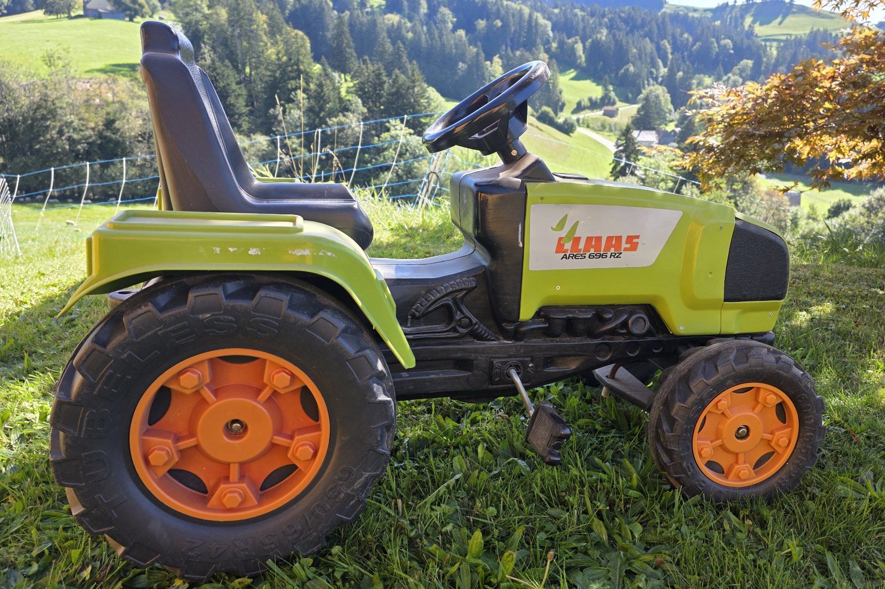 Veicoli per bambini: LLAAS Pedal Kinder Traktor – Usato da Wald AR venduto da mic_vvt8 1
