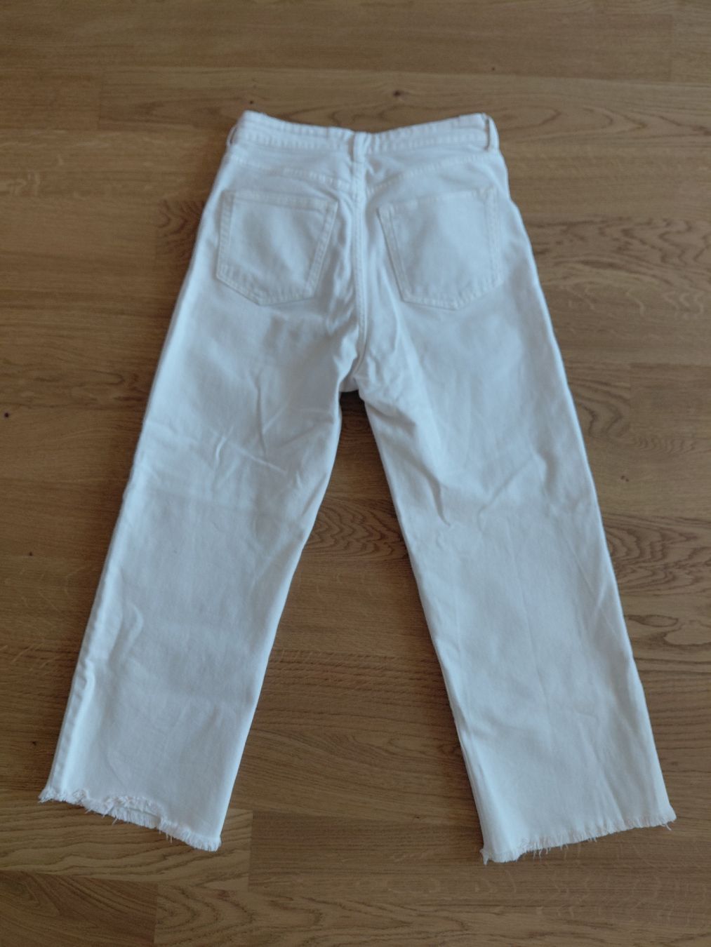 H&M Jeans: Straight Leg Jeans Stretch von H&M – Usato da Geuensee venduto da sonnenstunden 3