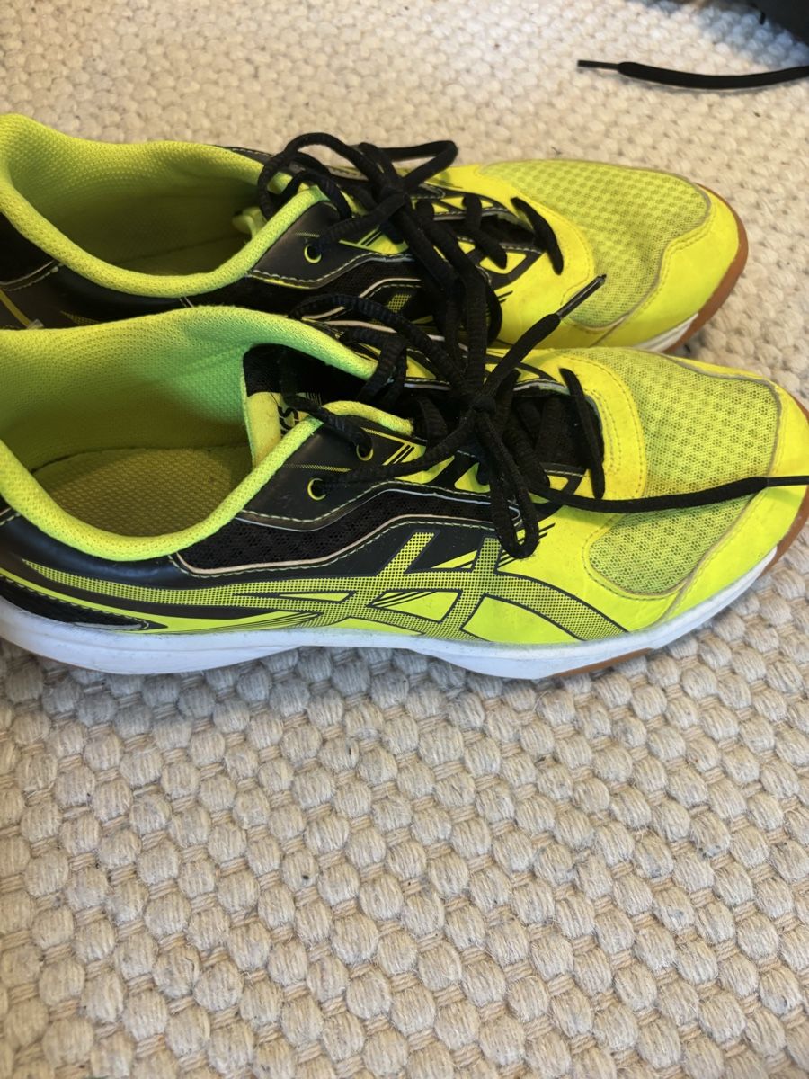 Asics Chaussures garçon: Hallenschuh Asics – D'occasion à Winterthur par nicolaparpan