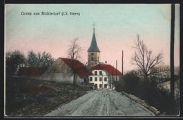 Mühledorf, Strassenansicht mit Kirche