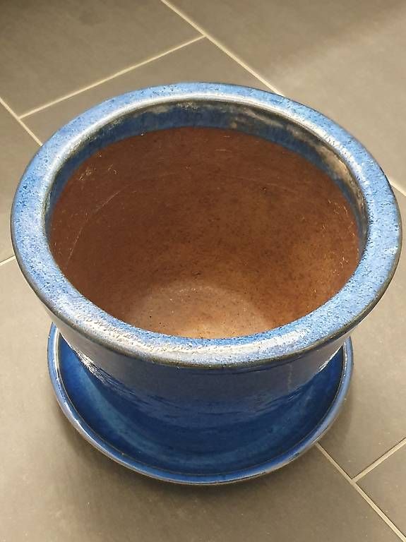 Pots de fleurs: Tontopf mit Unterteller blau – D'occasion à Urtenen-Schönbühl par sandrabern01
