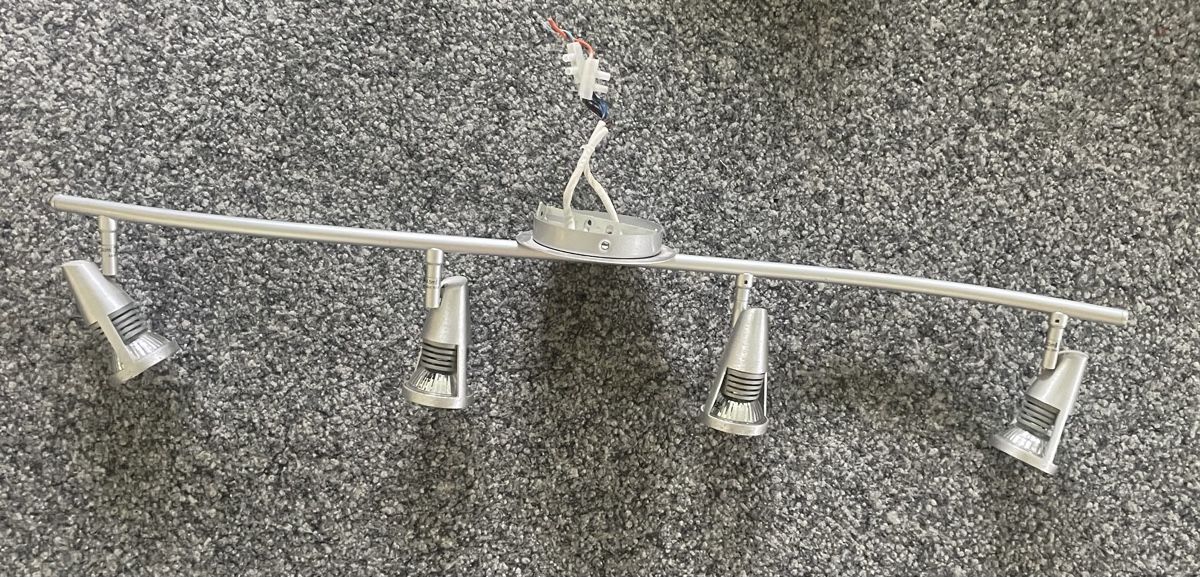 Lampadari & plafoniere: Deckenleuchte 4 Spots Silber 80 cm lang – Usato da Au ZH venduto da Jaggy4