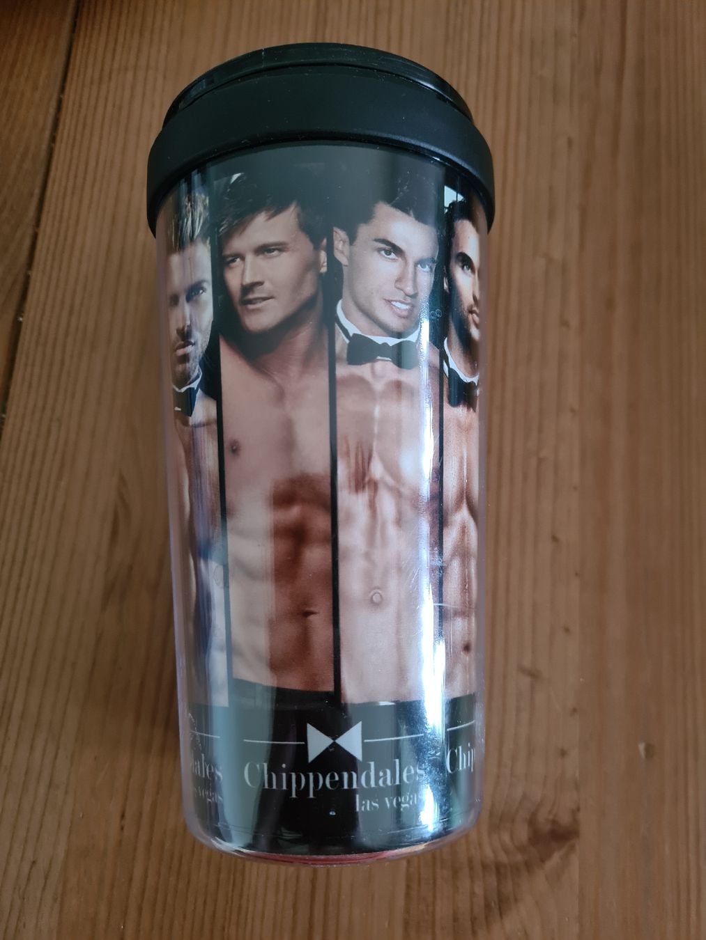 Recipients et similaires: Chippendales Las Vegas Trink Becher  – D'occasion à Horw par Mirii91