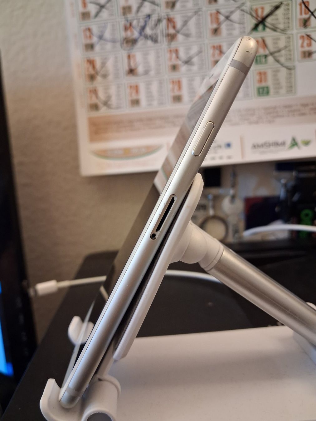 Apple Portables: iPhone 6s 64GB Silber Weiss + Apple Headset Kabel Stecker 📱 – D'occasion à Effretikon par SEMOUNA 7