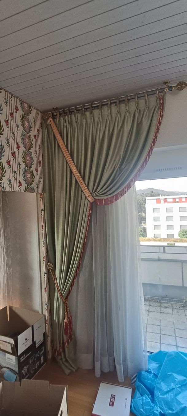 Tende: Schönes Paar klassischer Vorhänge  – Usato da Pfäffikon ZH venduto da K-V-M