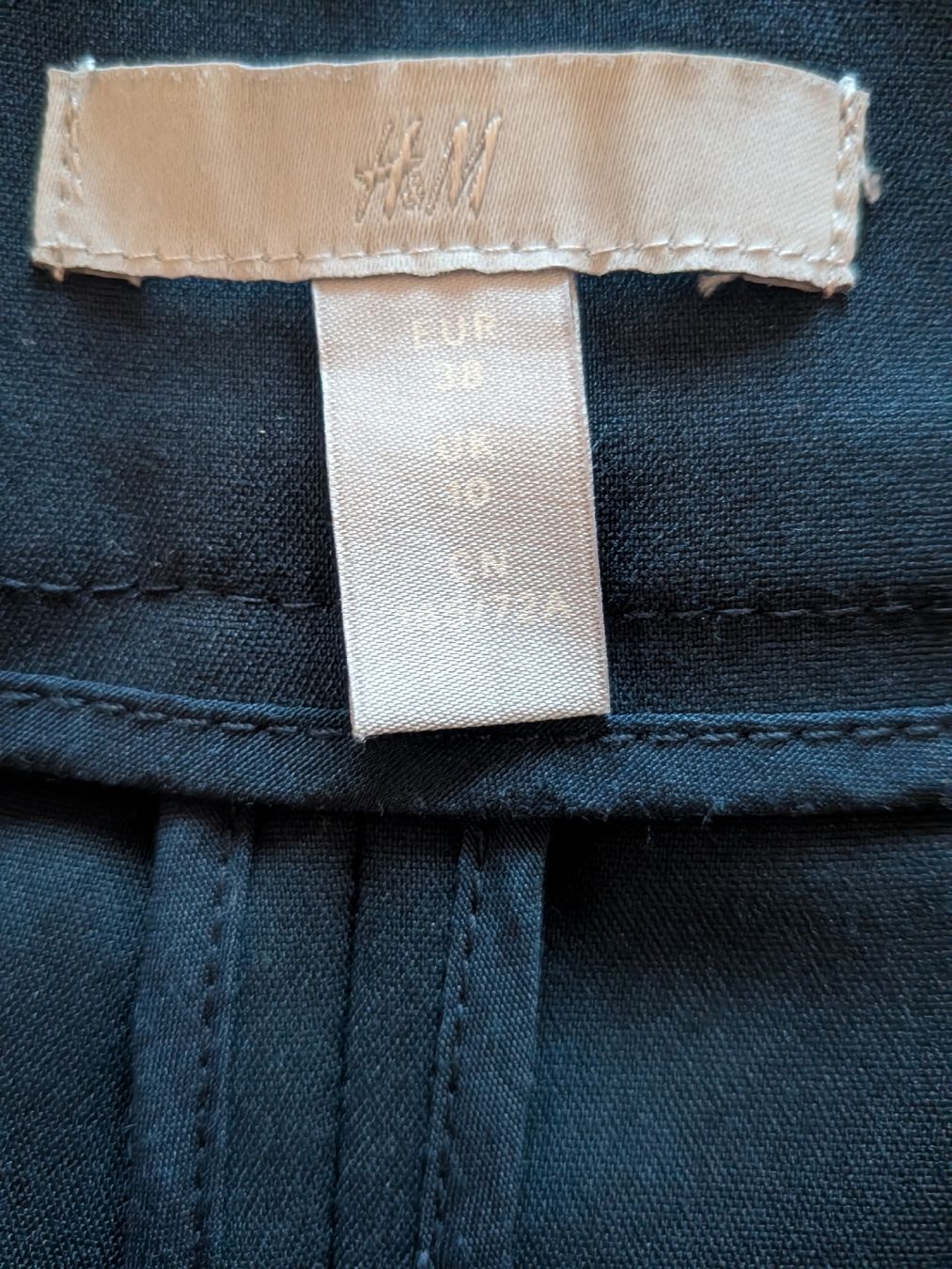H&M Pantaloni: H&M High Waisted Shorts, Size EU38 – Nuovo (secondo la descrizione) da Wettingen venduto da ann_hzb5 2