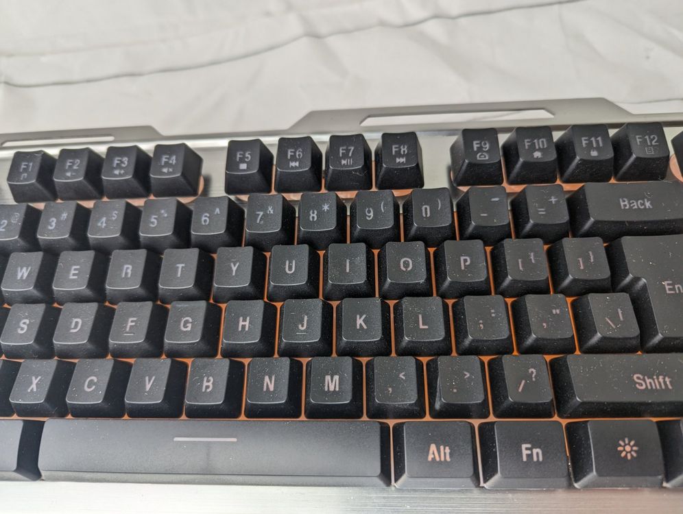 Gamer Keyboard US Layout RGB Silent | Kaufen auf Ricardo