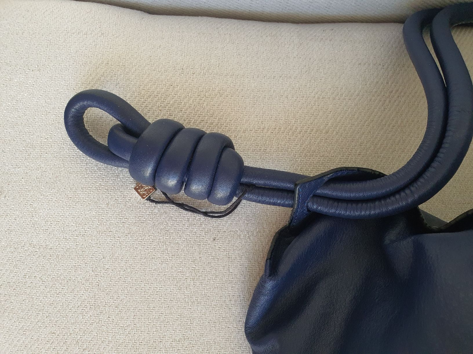 Loewe Borse: Loewe Backpack Leather Blue Used  – Nuovo (secondo la descrizione) da Genève venduto da gvokiii 4