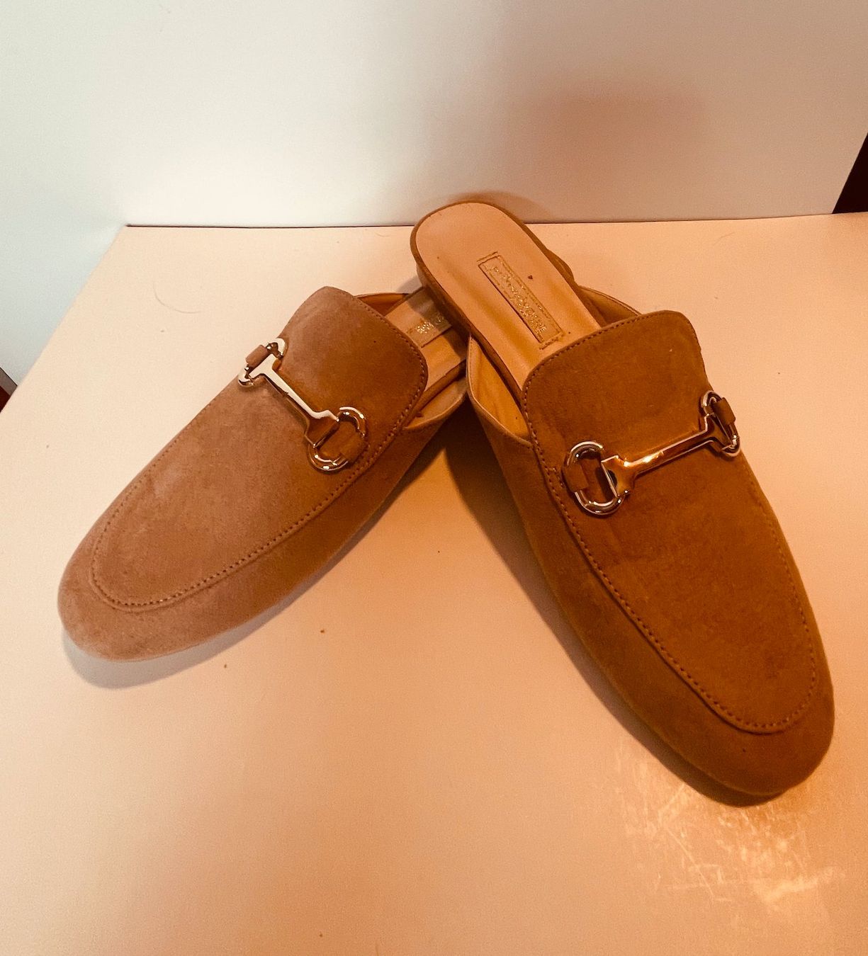 Scarpe da donna: Mules pantolette camel – Usato da Sugnens venduto da 555madison