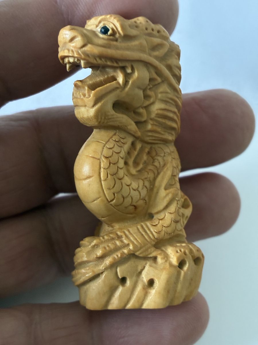 Statuette: Japon netsuke en bois de cerisier,objet traditionnel – Usato da St-Aubin-Sauges venduto da asianart