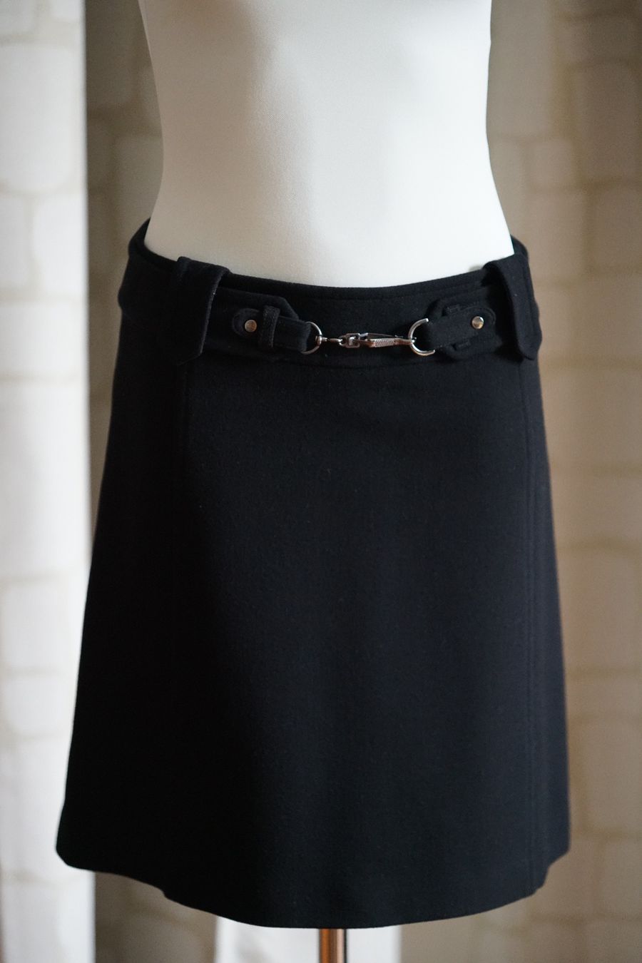 Max Mara Gonne: MAX MARA Luxus-Jupe, schwarz, Gr. 40 – Nuovo (secondo la descrizione) da Zofingen venduto da NEOLO
