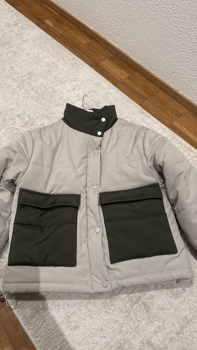 Giacche: Winter Jacke XS, hellgrau/oliv – Usato da Romanshorn venduto da tin_k9vg 1