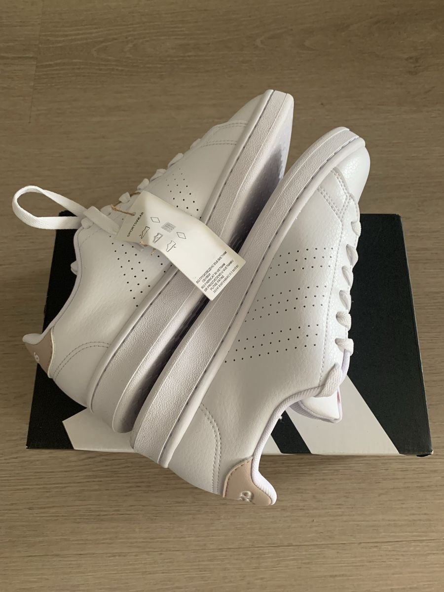 Adidas Scarpe da donna: Baskets Adidas neuves taille 37 1/3 – Nuovo e nell'imballaggio originale da Gland venduto da TallyEva 3