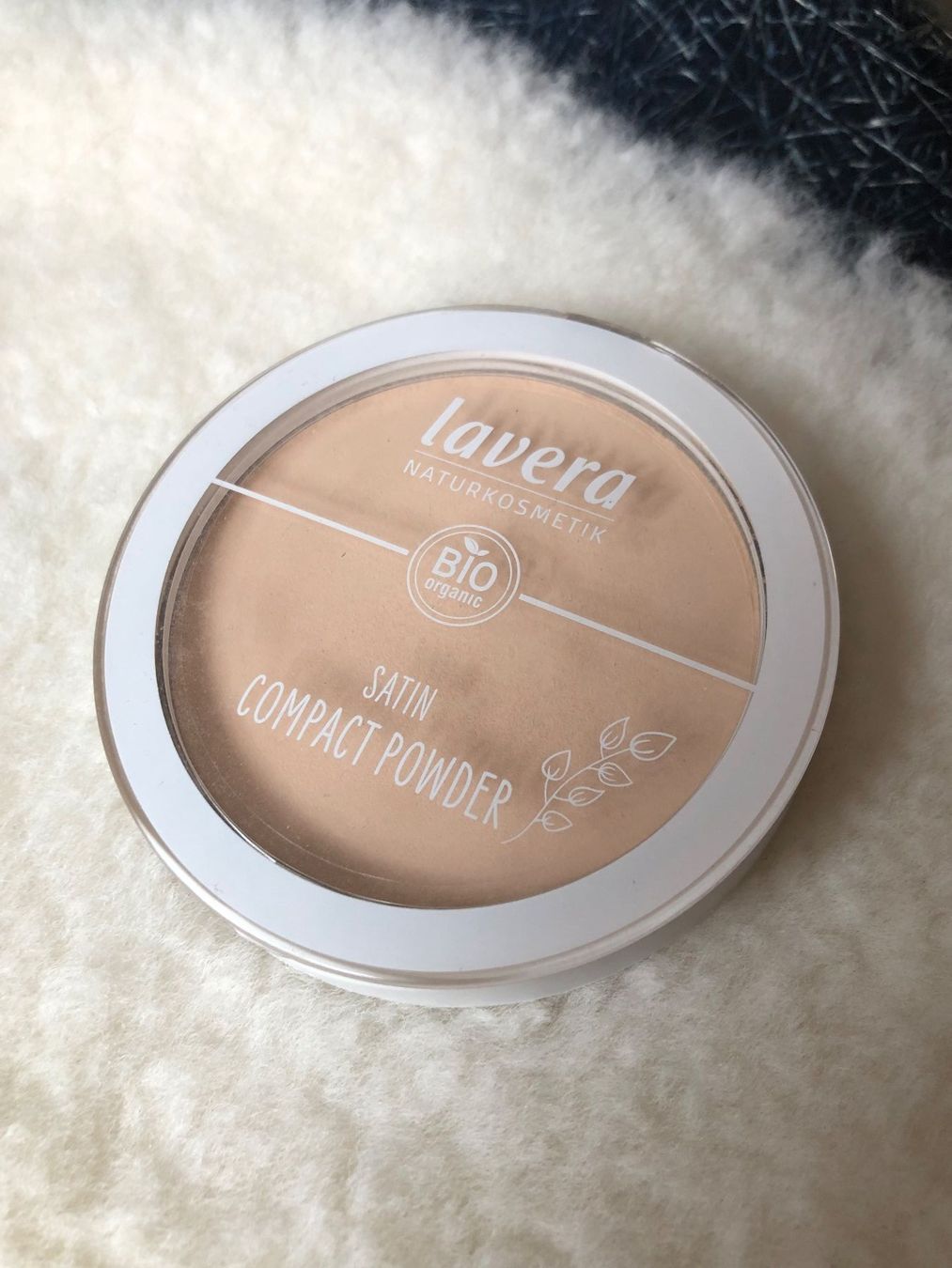 Make-up: Lavera Satin Compact Powder - Teinte Light 01 – Usato da St-Aubin FR venduto da Tiweety