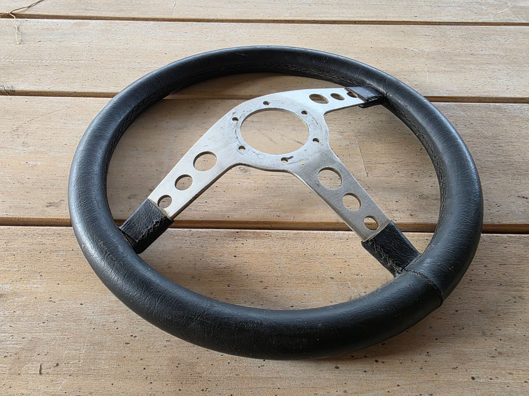 Toutes les pièces auto: altes Oldtimer Lenkrad Auto Youngtimer Zubehör Volking 38cm – D'occasion à Walterswil BE par Lonitti 2