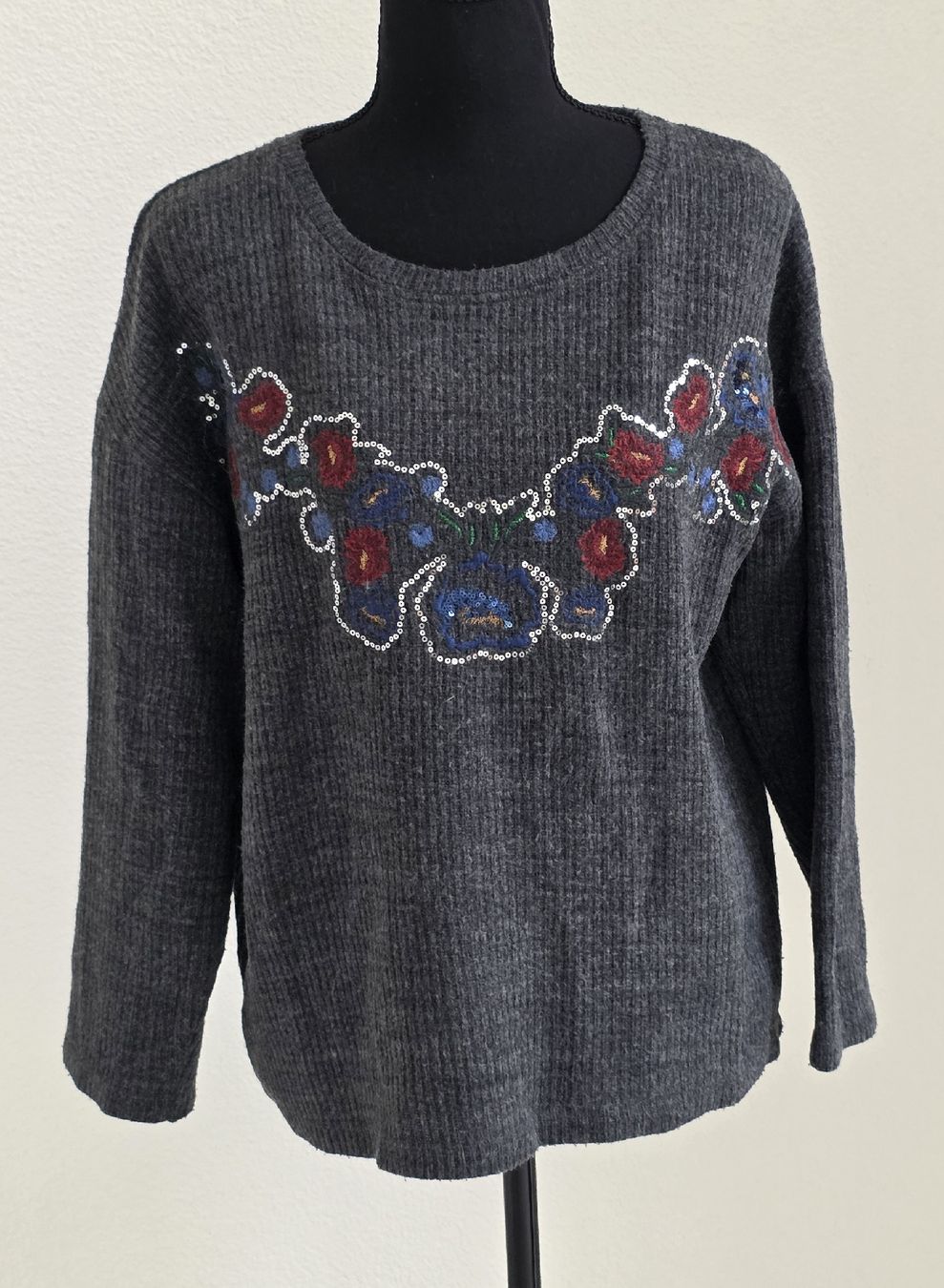 Zara Maglioni & Felpe: Strickpullover Zara Gr. M Blumen Stickerei  – Usato da Rheinsulz venduto da Gilea