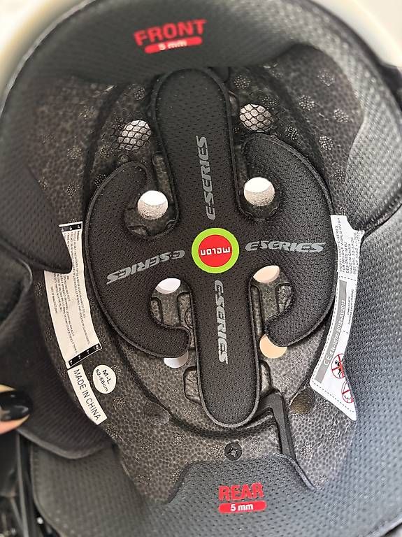 Caschi: Velohelm mit Beleuchtung – Usato da Zürich venduto da mel_qkk2 2