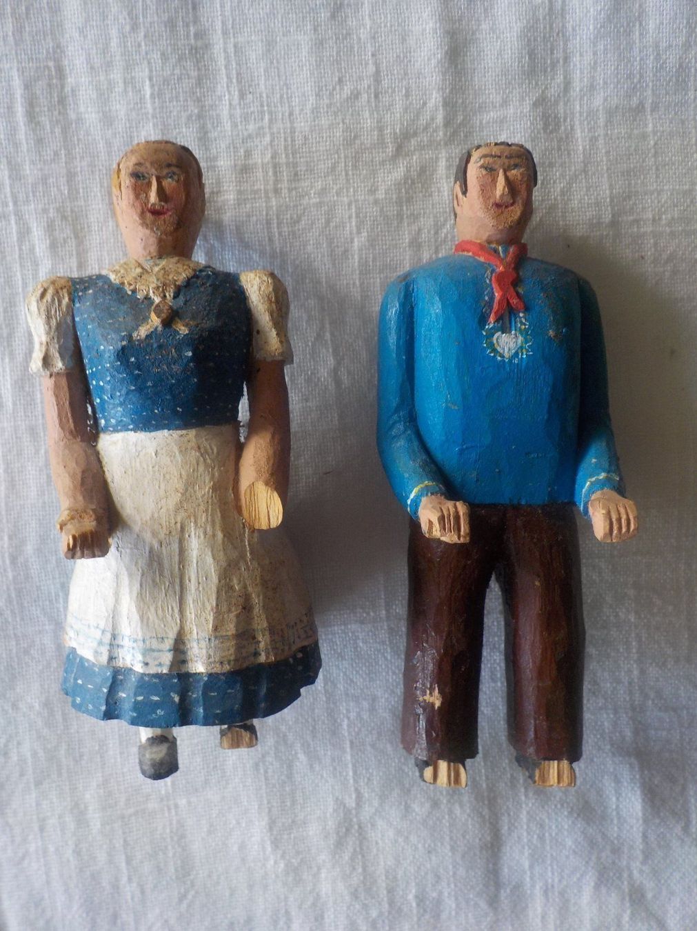 Statuette: Holzfiguren antik - Senn und Sennerin – Usato da Mörschwil venduto da antiksalon 7
