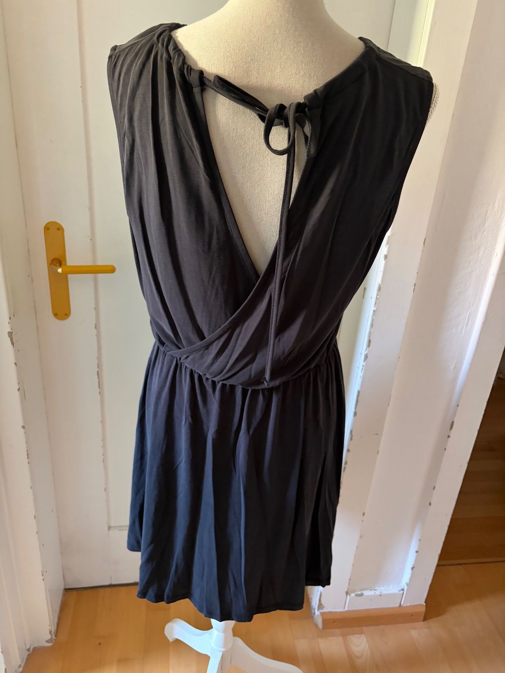 Kleider: Sehr schönes Kleid von Minimum – Neu (gemäss Beschreibung) aus Schaffhausen von _queen_c 1