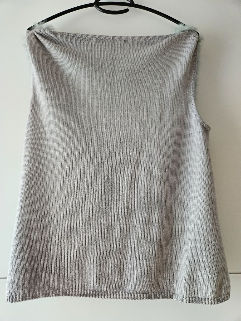 Monari Gilets & Westen: Graues Gilet von monari mit Fell – Gebraucht aus St. Gallen von Rebiili 1