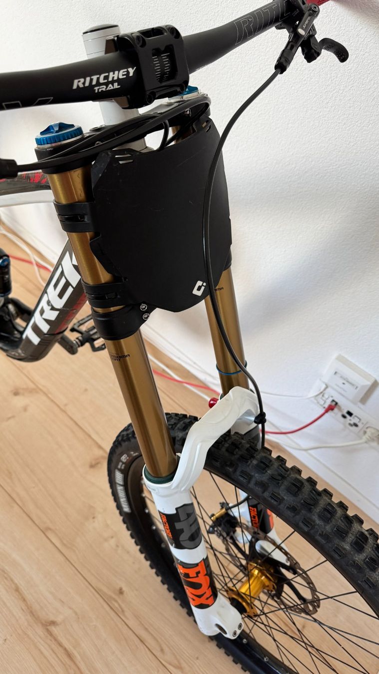 Trek Biciclette: Trek Session 9.9 Carbon Team Issue 26” Downhill – Usato da Lausen venduto da dubiz 6