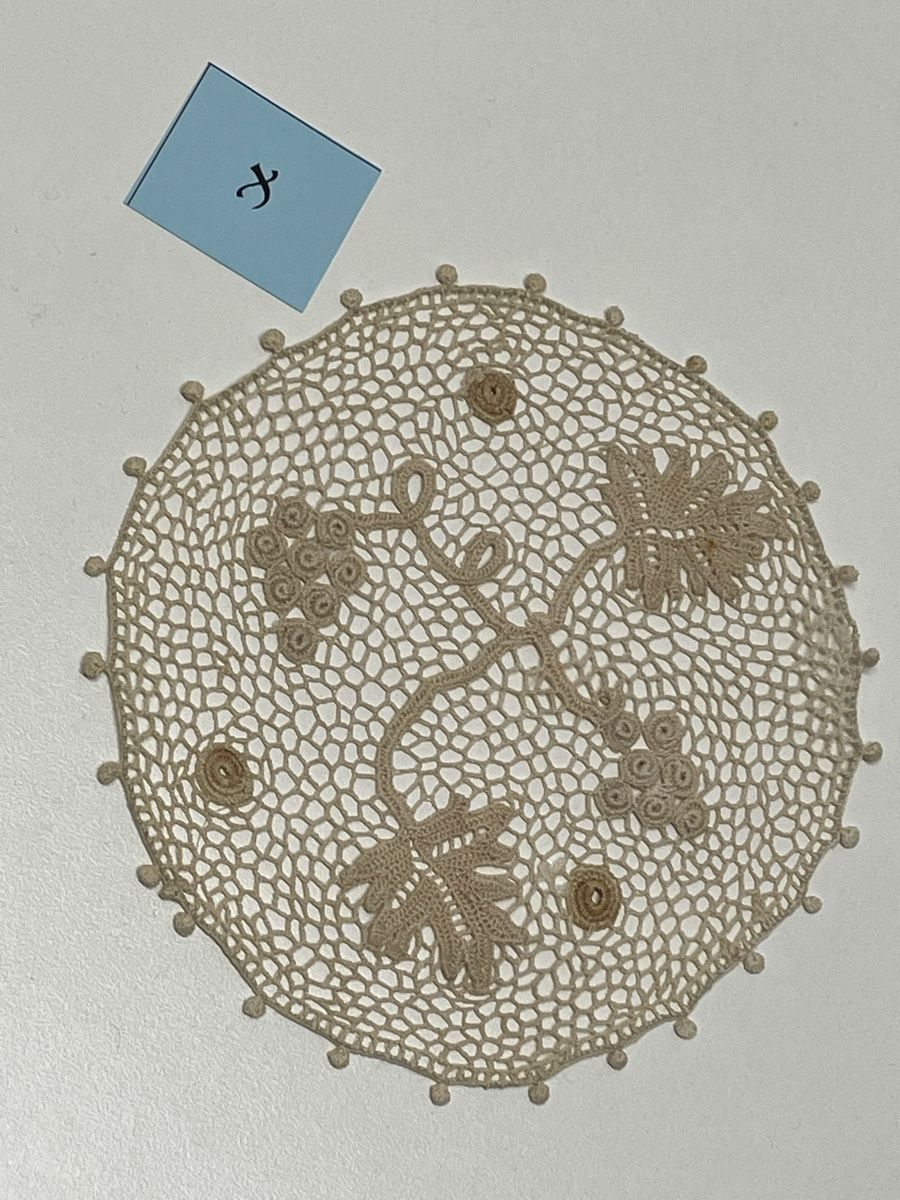 Tutte le decorazioni: Spitzen Deckeli – Usato da Rümlang venduto da resale35