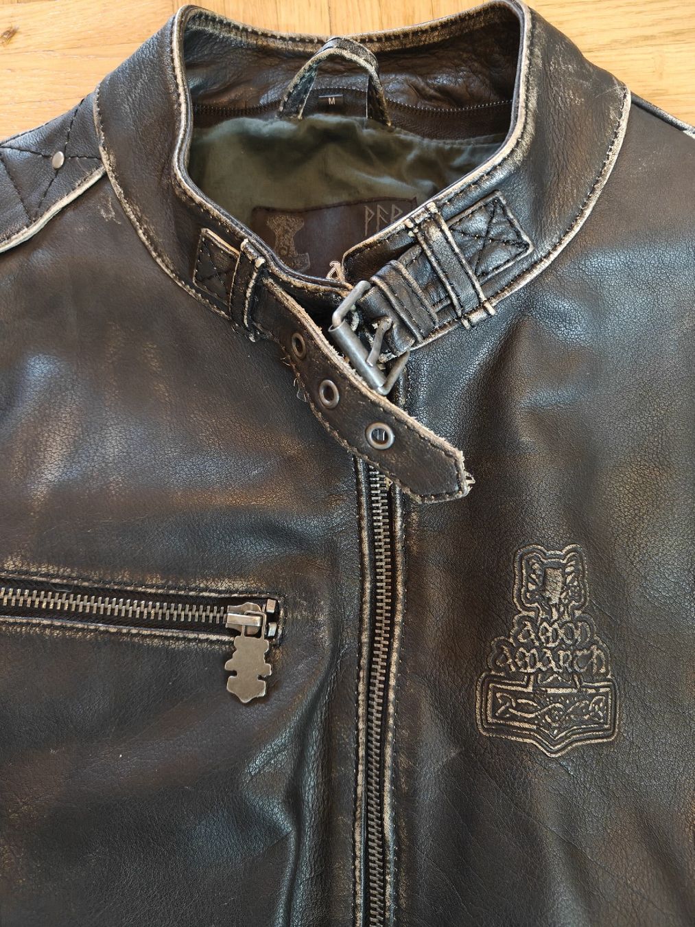 Giacche: Thorhammer Lederjacke schwarz von Amon Amarth - Grösse M – Usato da Wetzikon ZH venduto da trubin 2
