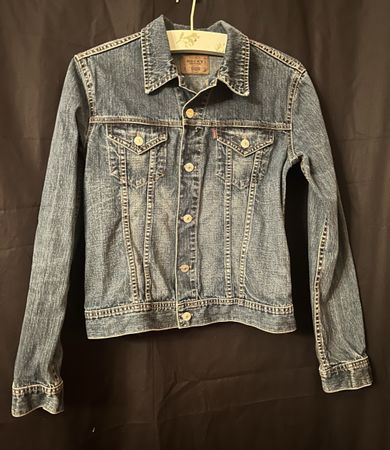 Rocky Denim Jacket - Classic Style, Size M, Great Deal!