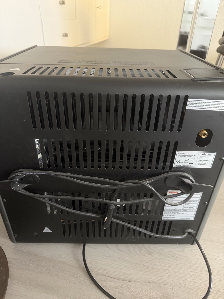 Frigoriferi & Refrigeratori: Kühlbox 45 l, 12, 230 Volt, Gas – Usato da Neuhausen venduto da kanapeli 2