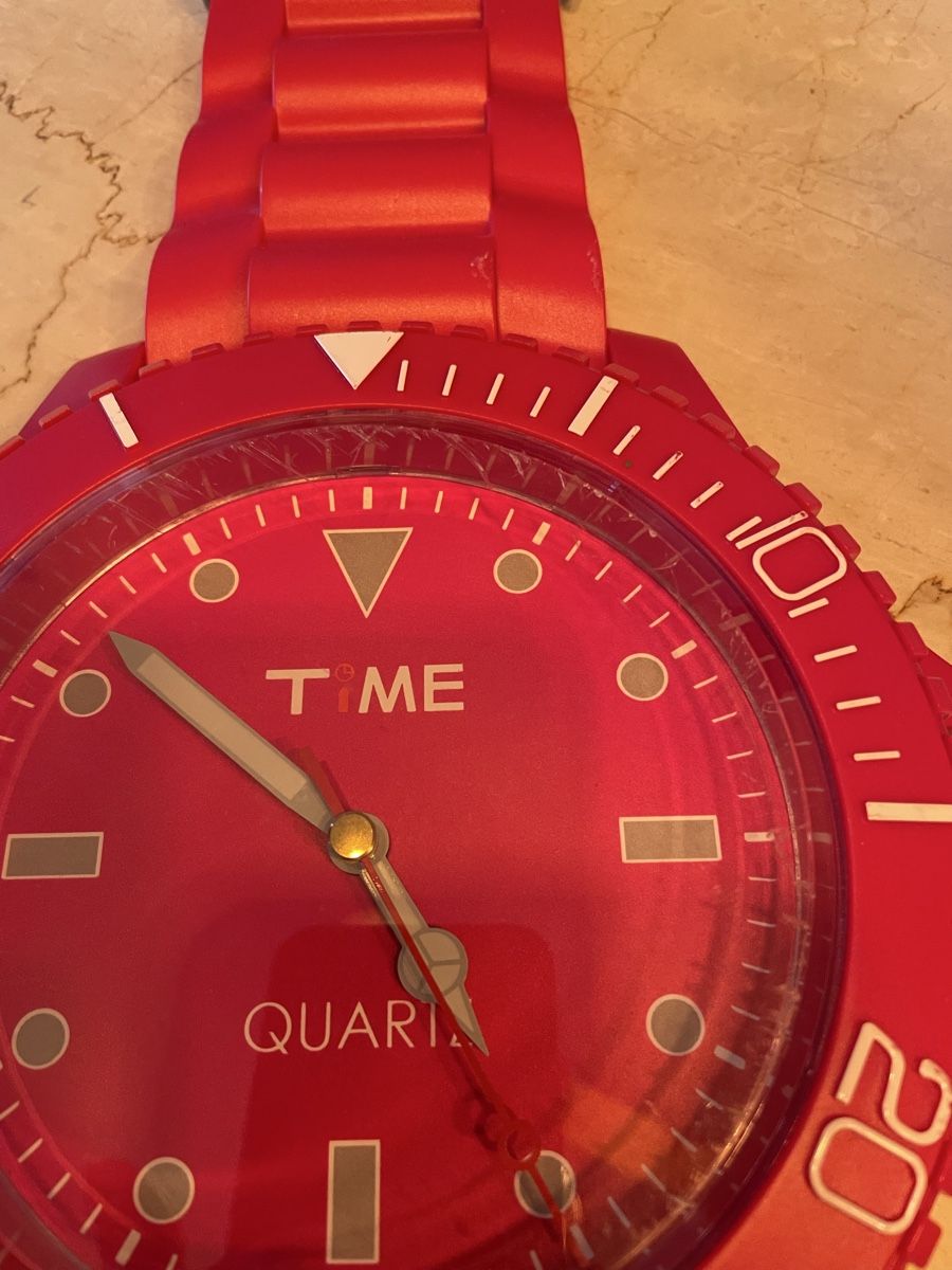 Uhren: Rote Wanduhr – Gebraucht aus Adligenswil von alessandro2007 1