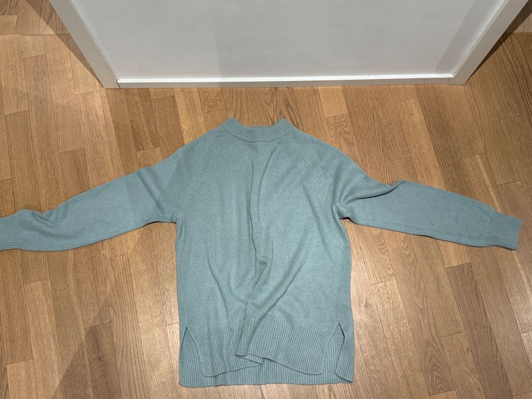 H&M Maglioni & Felpe: H&M 100% Kaschmirpullover blau L ( aber ehr eine s/m) – Usato da Ottenbach venduto da Suni_82